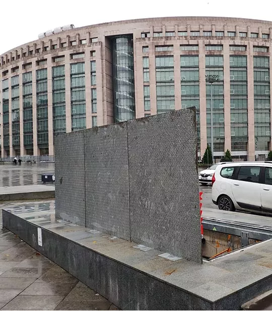 Metro Acil Çıkış Kapağı