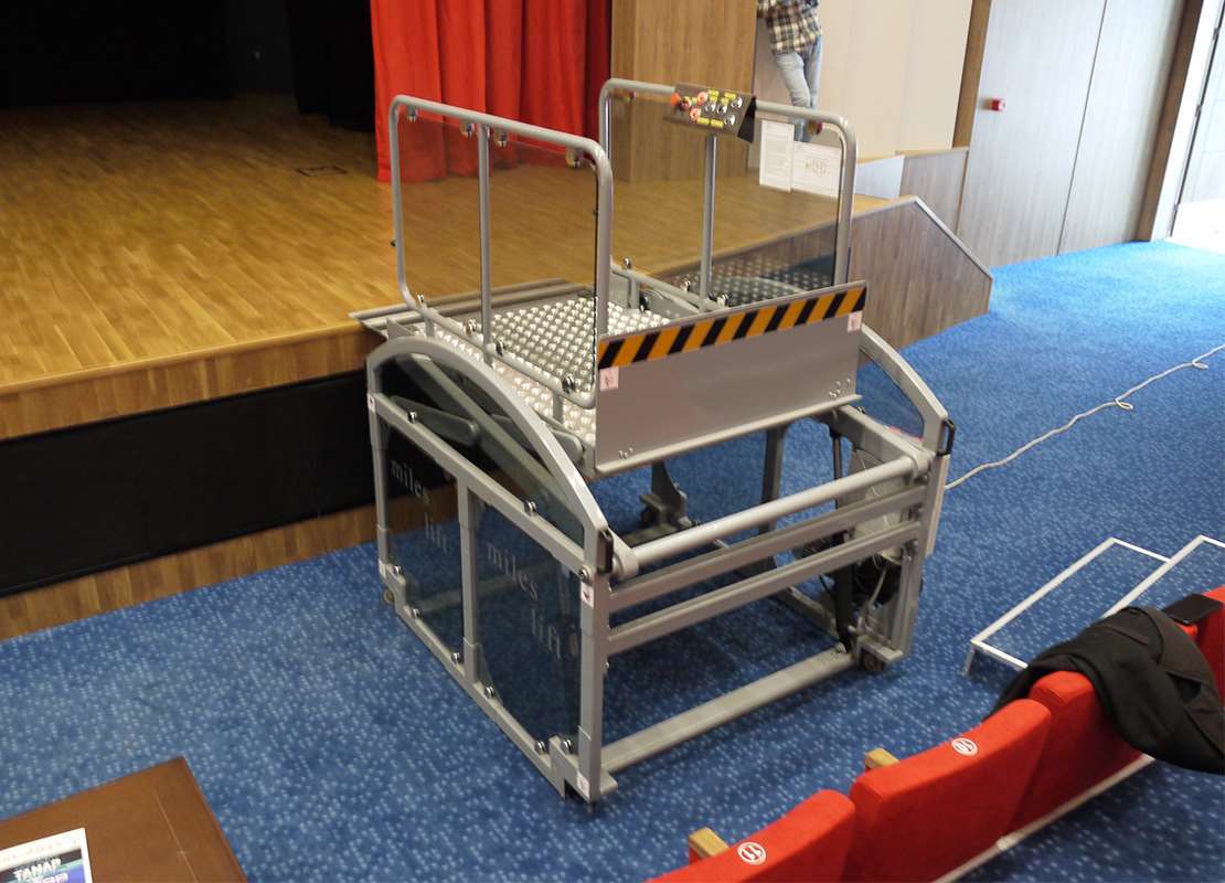 behindertenhebebuhnen-fur-gebäude-116.jpg